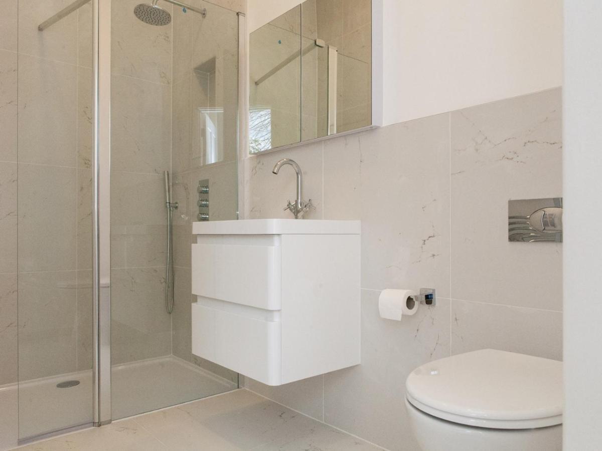 Pass The Keys - Spacious Flat With Private Sun Terrace In South East Londres Extérieur photo